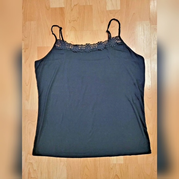 Ricki's crochet trim tank top - Picture 1 of 8